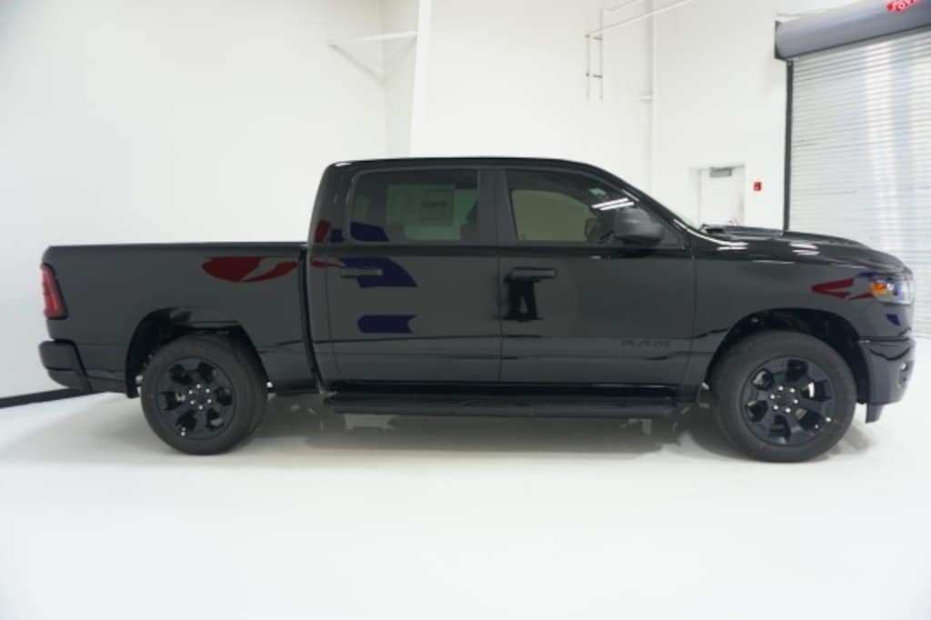 New 2026 Ram 1500 Express Crew Cab 4x4 5'7 Box Pickup