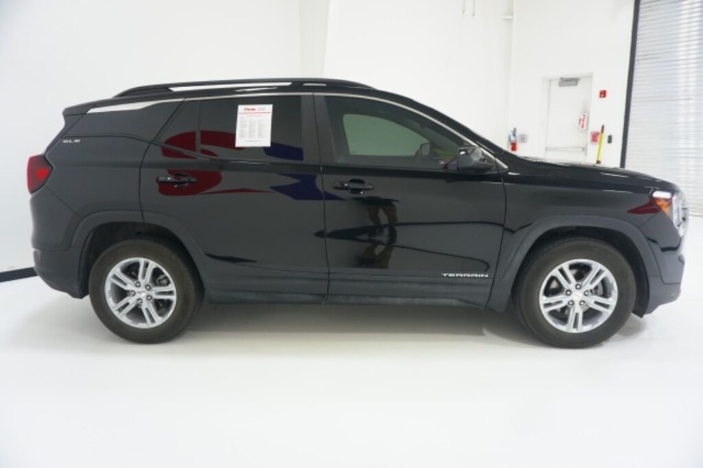 Used 2024 GMC Terrain SLE SUV