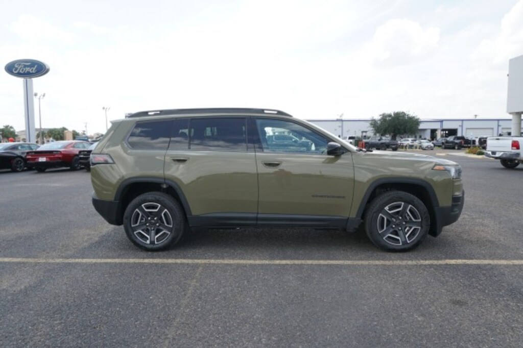 New 2026 Jeep Cherokee LAREDO 4X4 Sport Utility
