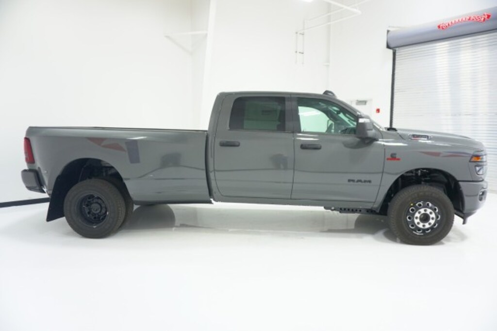New 2026 Ram 3500 Lone Star Crew Cab 4x4 8' Box Pickup