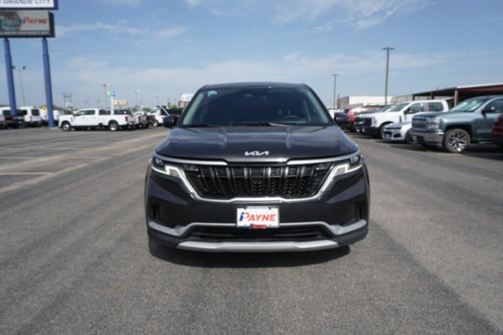 Used 2023 Kia Carnival LX Minivan/Van