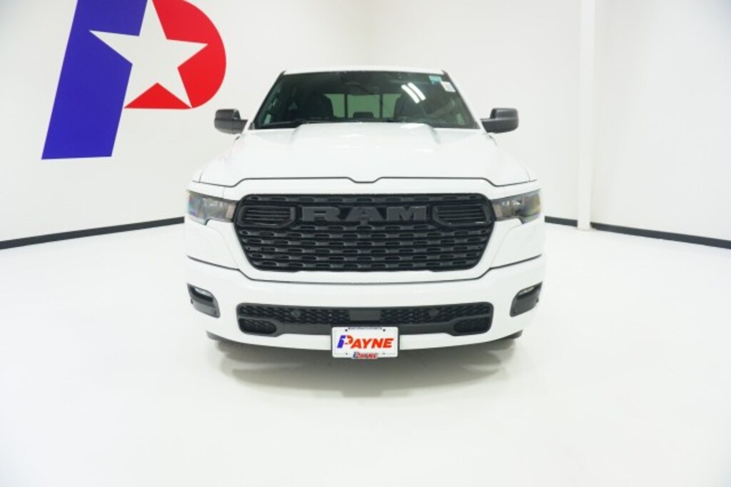 New 2026 Ram 1500 EXPRESS CREW CAB 4X2 5'7 BOX Pickup