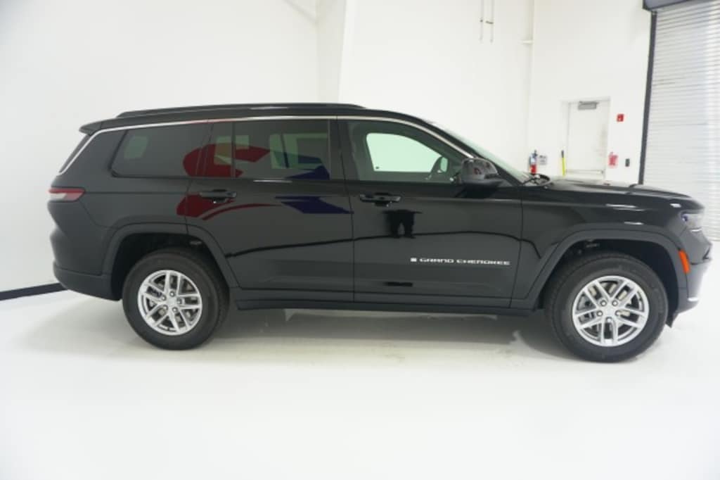 New 2026 Jeep Grand Cherokee L LAREDO 4X2 Sport Utility