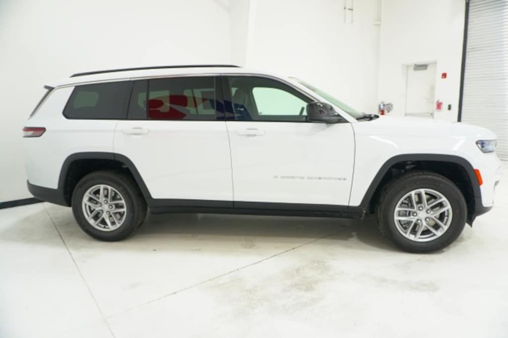 New 2025 Jeep Grand Cherokee L LAREDO X 4X4 Sport Utility