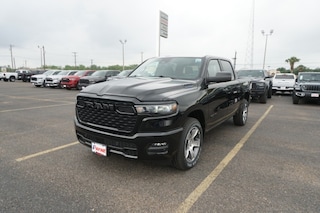2026 Ram 1500 EXPRESS CREW CAB 4X2 5'7 BOX Pickup