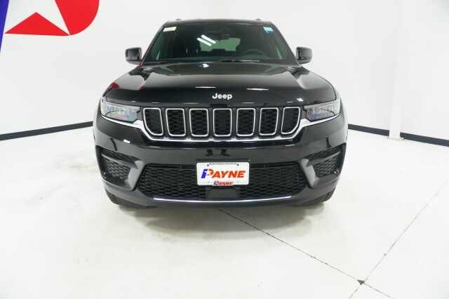 2025 Jeep Grand Cherokee Laredo photo 2