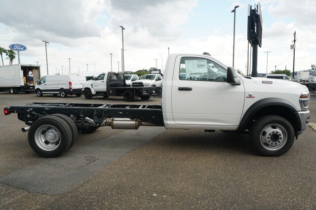 2026 Ram 4500 Tradesman photo 3