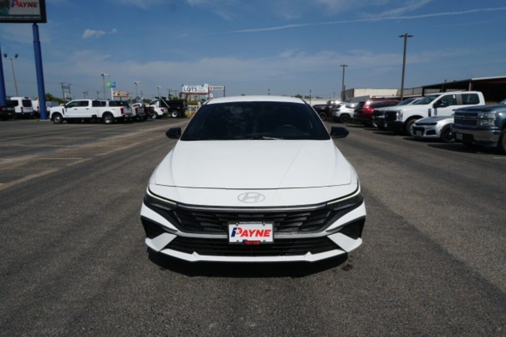 Used 2025 Hyundai Elantra SEL Convenience Sedan
