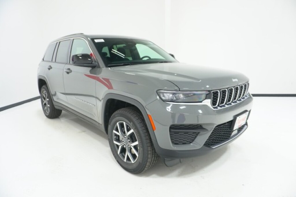 New 2027 Jeep Grand Cherokee Laredo X Sport Utility