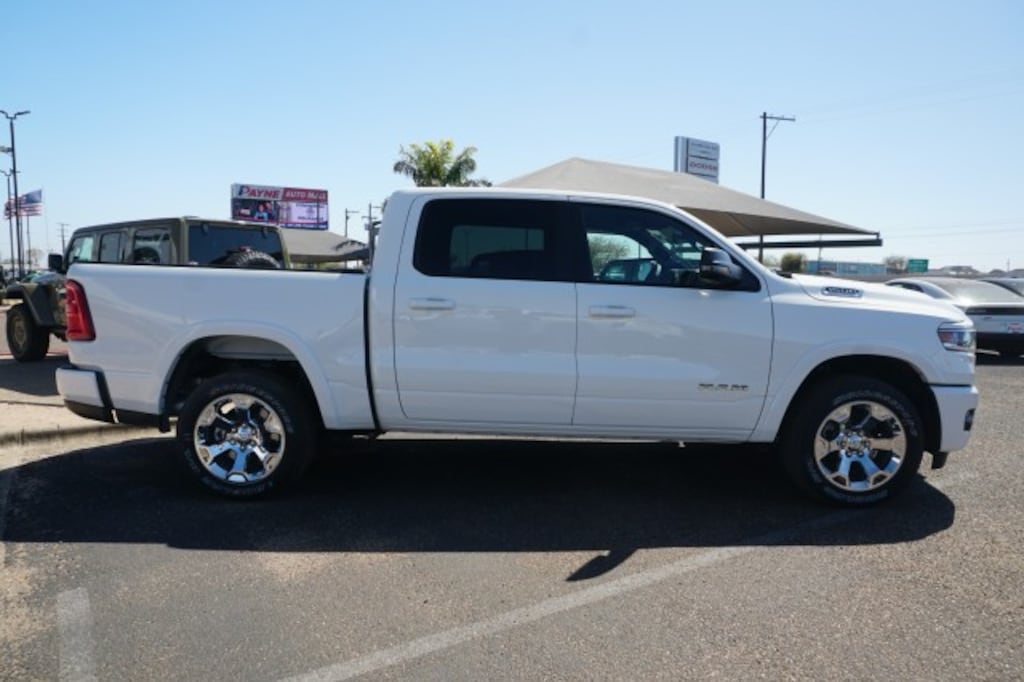 New 2026 Ram 1500 LONE STAR CREW CAB 4X2 5'7 BOX Pickup