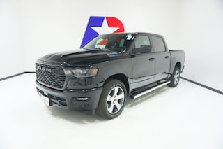 2026 Ram 1500 EXPRESS CREW CAB 4X2 5'7 BOX Pickup
