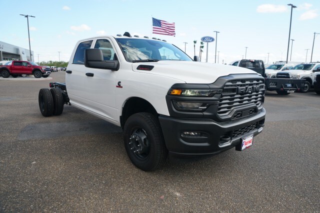 2026 Ram 3500 Tradesman photo 2