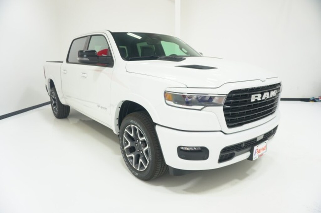 New 2026 Ram 1500 LARAMIE CREW CAB 4X2 5'7 BOX Pickup