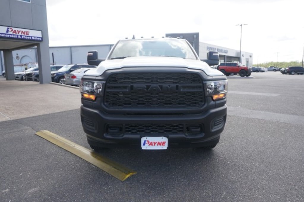 New 2024 Ram 3500 Chassis Cab 3500 TRADESMAN CREW CAB CHASSIS 4X4 60' CA Pickup