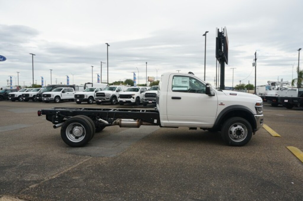 New 2026 Ram 4500 Chassis Cab TRADESMAN REGULAR 4X2 84' CA Pickup