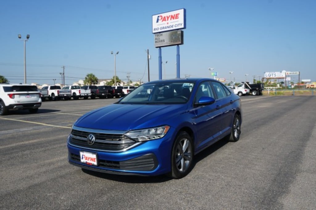 Used 2024 Volkswagen Jetta SE Sedan