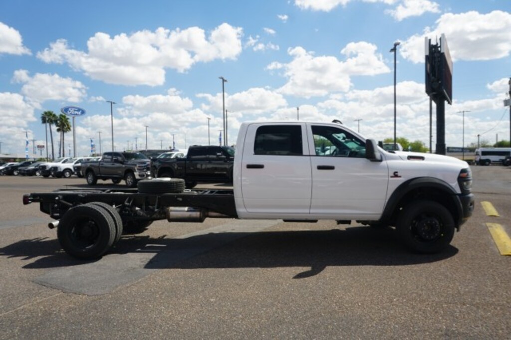New 2026 Ram 4500 Tradesman/Big Horn Pickup