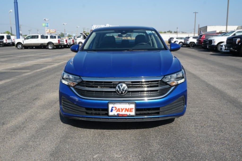 Used 2024 Volkswagen Jetta SE Sedan
