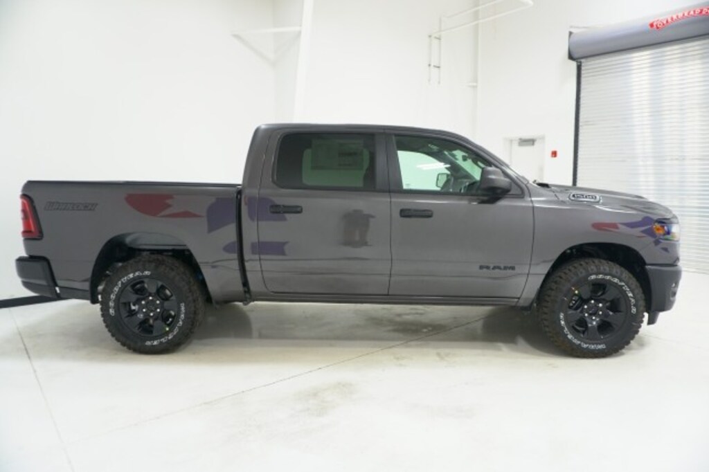 New 2026 Ram 1500 WARLOCK CREW CAB 4X4 5'7 BOX Pickup