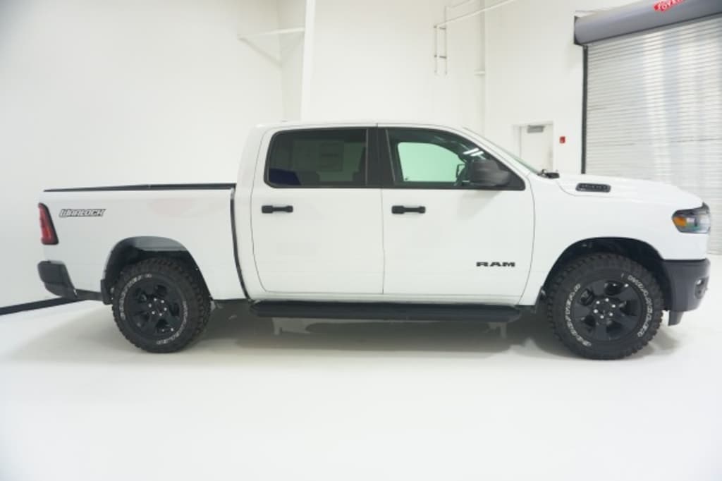 New 2026 Ram 1500 WARLOCK CREW CAB 4X4 5'7 BOX Pickup