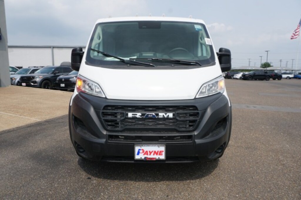 New 2025 Ram ProMaster PROMASTER 1500 TRADESMAN CARGO VAN LOW ROOF 136' W Cargo Van