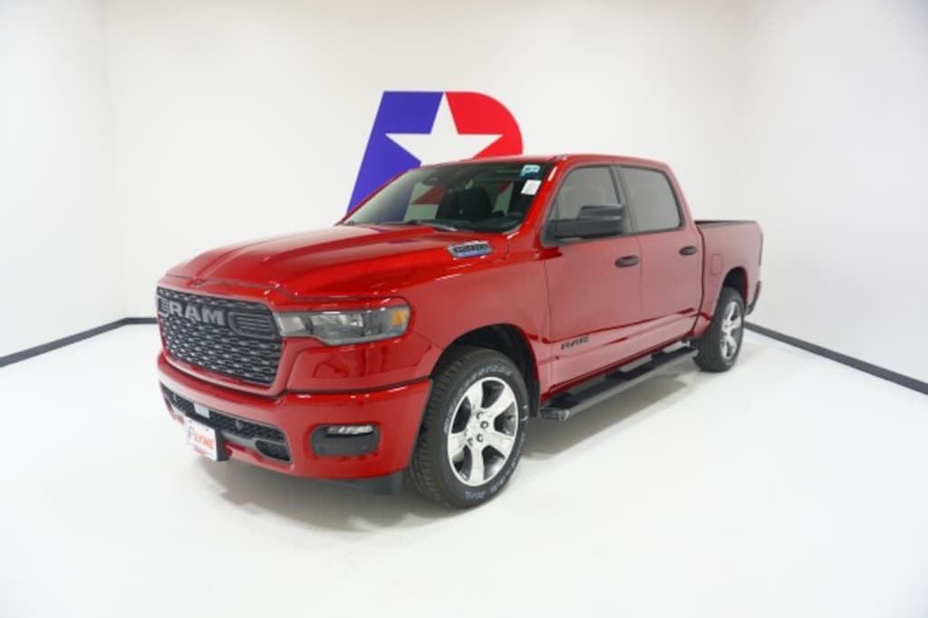 New 2026 Ram 1500 Express Crew Cab 4x2 5'7 Box Pickup