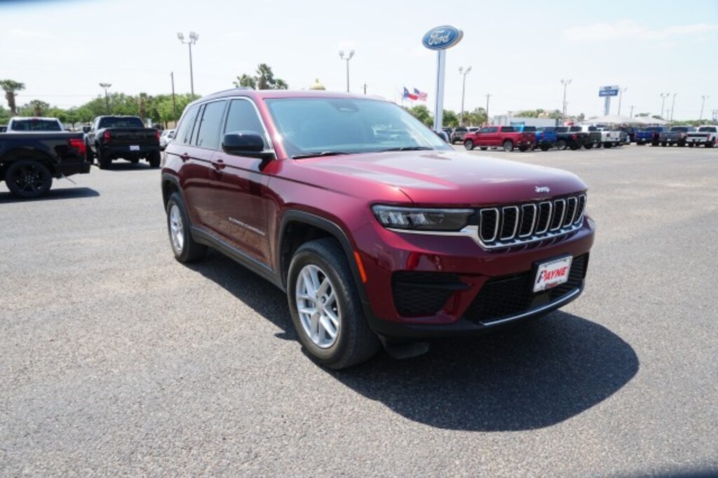 Used 2023 Jeep Grand Cherokee Laredo SUV