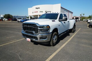 2026 Ram 3500 TRADESMAN CREW CAB 4X4 8' BOX Pickup