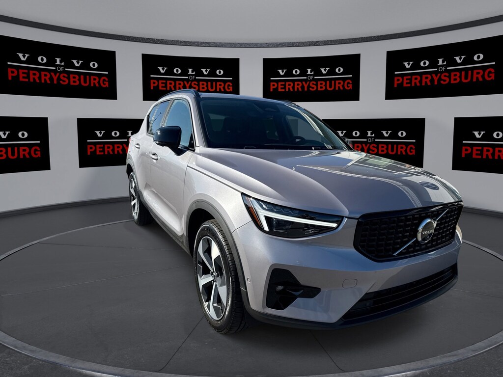 New 2026 Volvo XC40 Plus B5 AWD Plus