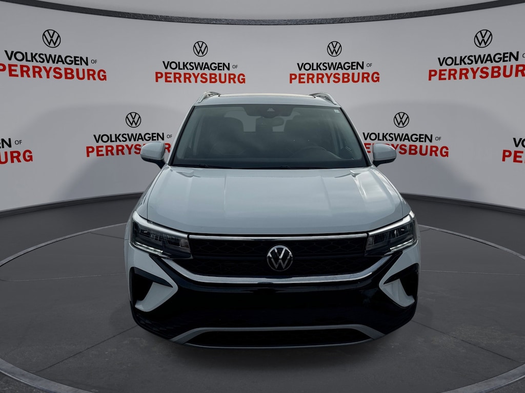 Used 2023 Volkswagen Taos 1.5T SE w/ Advanced Safety & Panoramic Moon SE FWD