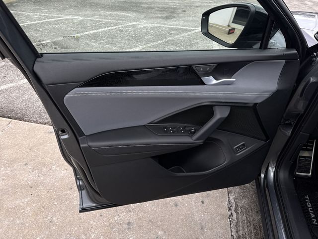 2026 Volkswagen Tiguan SE R-LINE BLACK - Photo 23