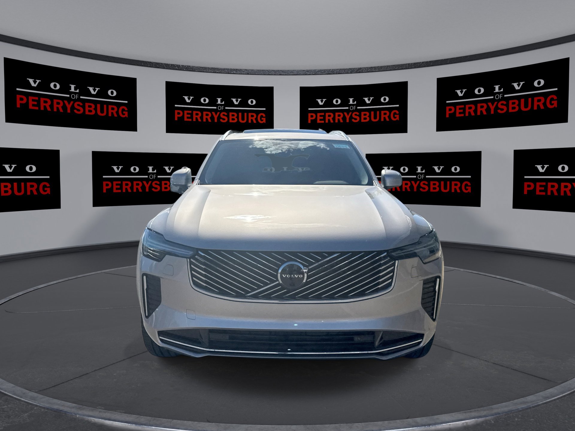 2026 Volvo XC90 B5 AWD Plus photo 3