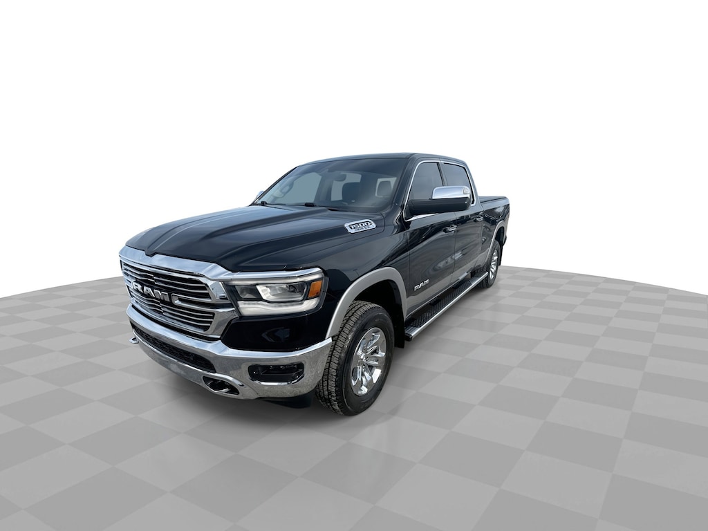 Used 2019 Ram 1500 Laramie 4WD Crew w/ Advanced Safety Tech & Panoram Laramie 4x4 Crew Cab 64 Box