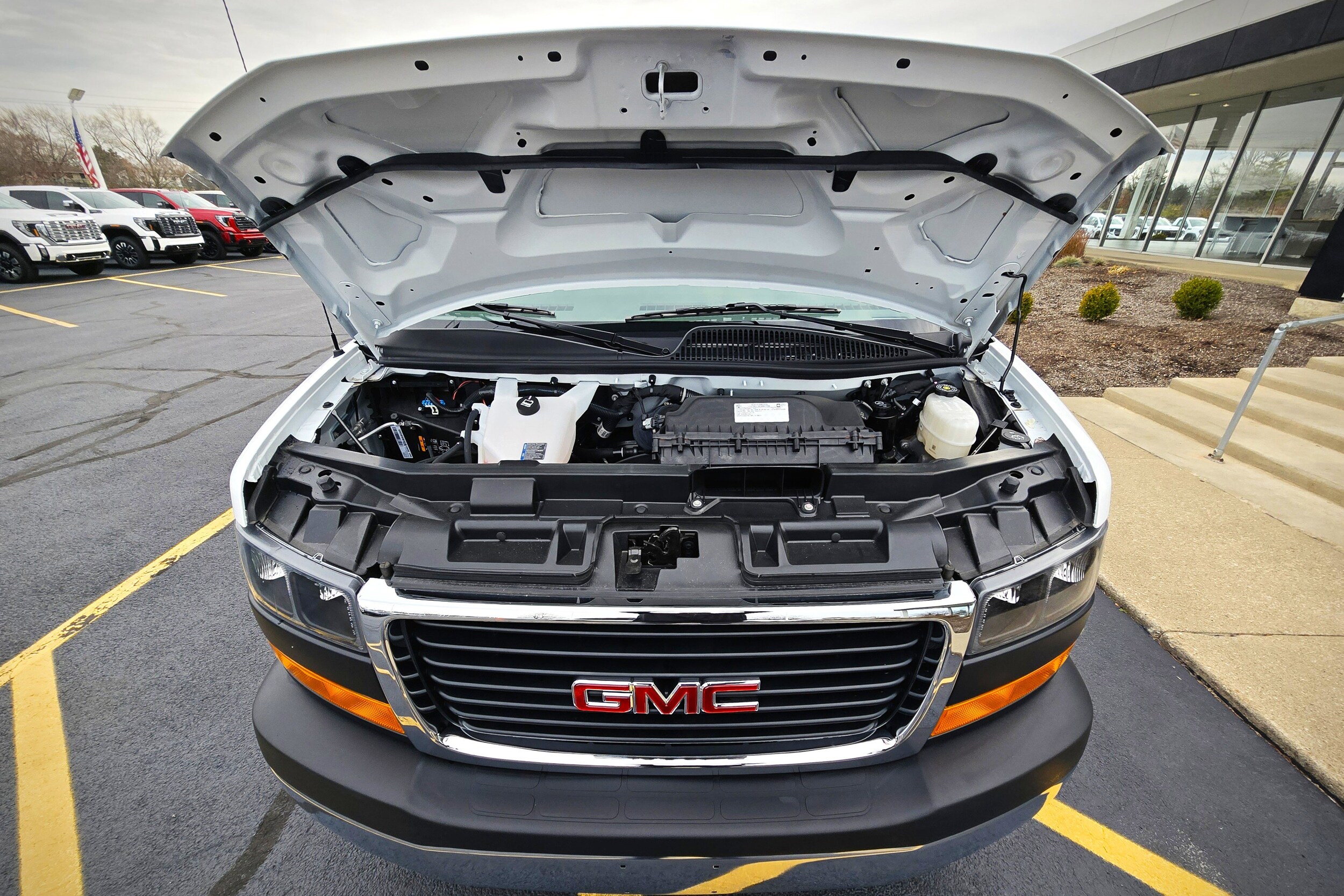 2025 Gmc Savana Cargo Base photo 3