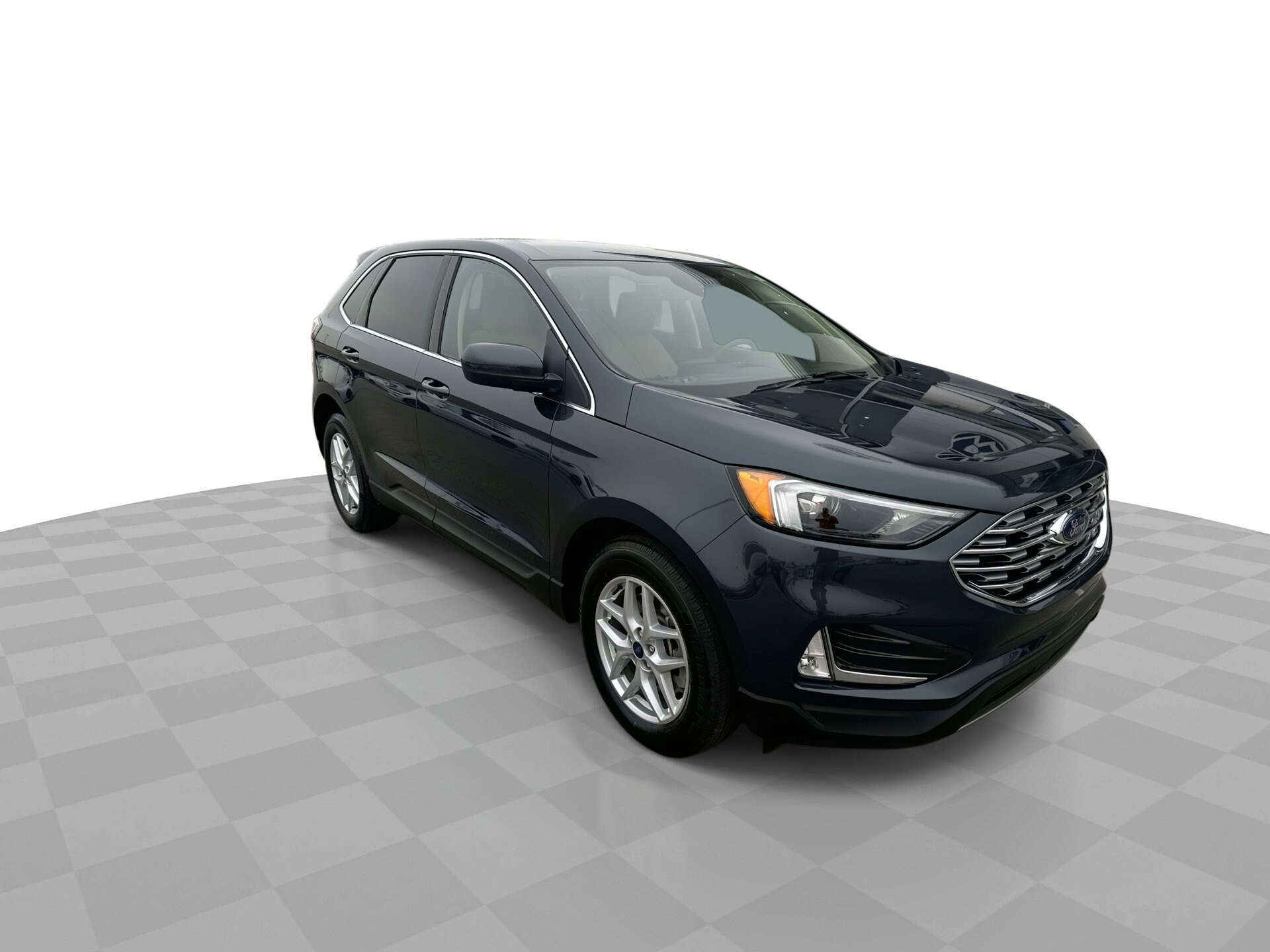 2022 Ford Edge SEL photo 2
