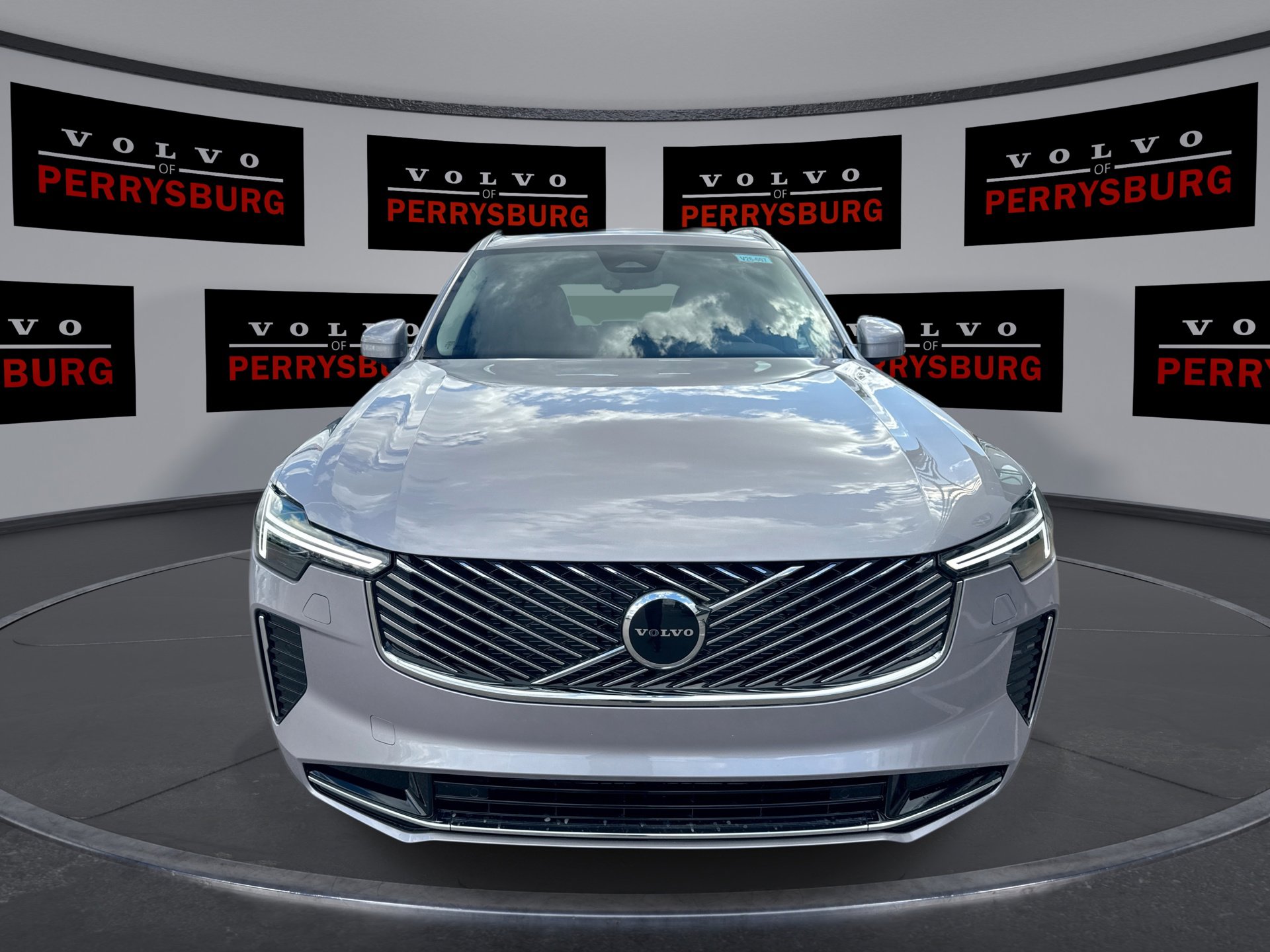 2026 Volvo XC90 AWD Core photo 3