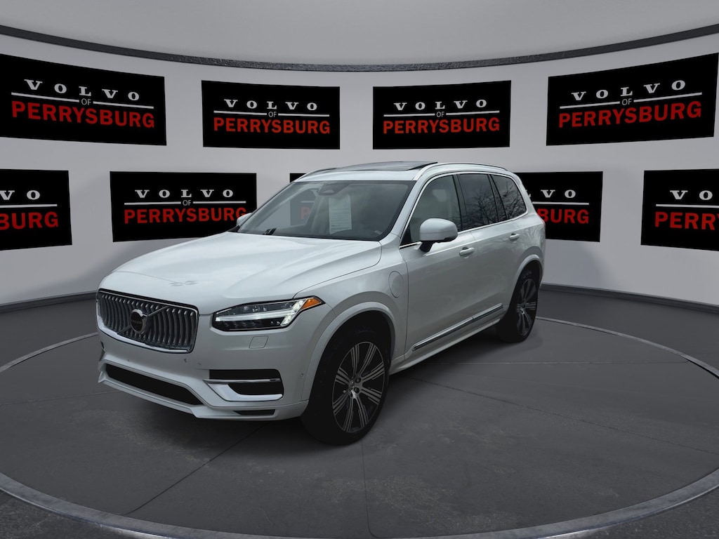Used 2025 Volvo XC90 T8 AWD Plus w/ Panoramic Moon T8 AWD Plus 7-Seater