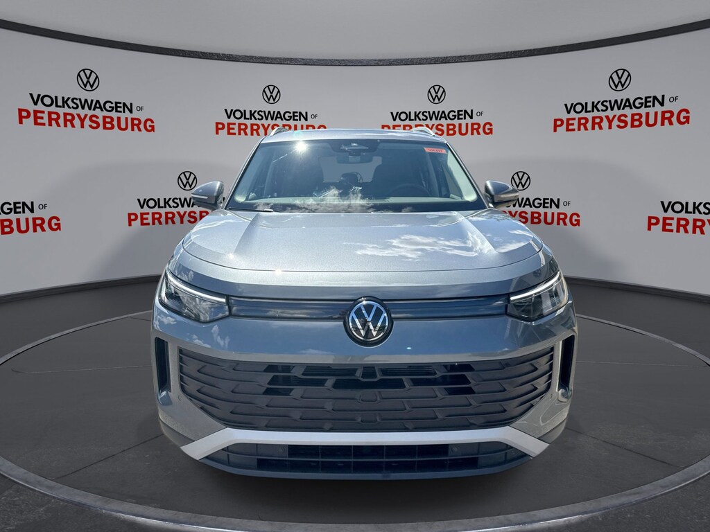 New 2025 Volkswagen Tiguan SE AWD w/ Panoramic Sunroof Package SE AWD