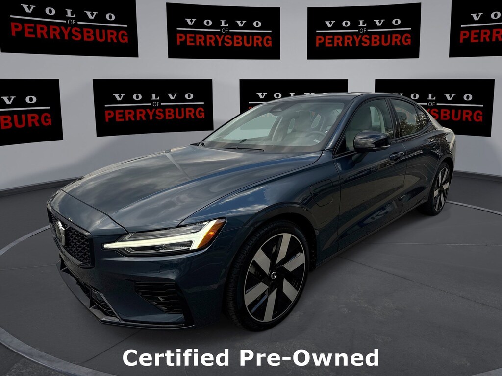 Used 2024 Volvo S60 Recharge AWD Plus Dark Theme w/ Climate Pkg & Pano T8 eAWD PHEV Plus Dark Theme