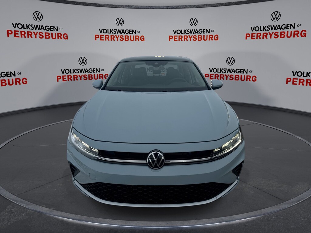 New 2026 Volkswagen Jetta SE Auto w/ Black Wheel Package SE Auto