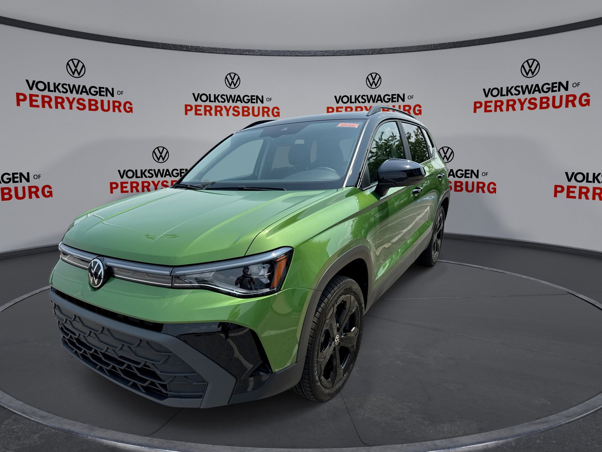 2025 Volkswagen Taos SE photo 3