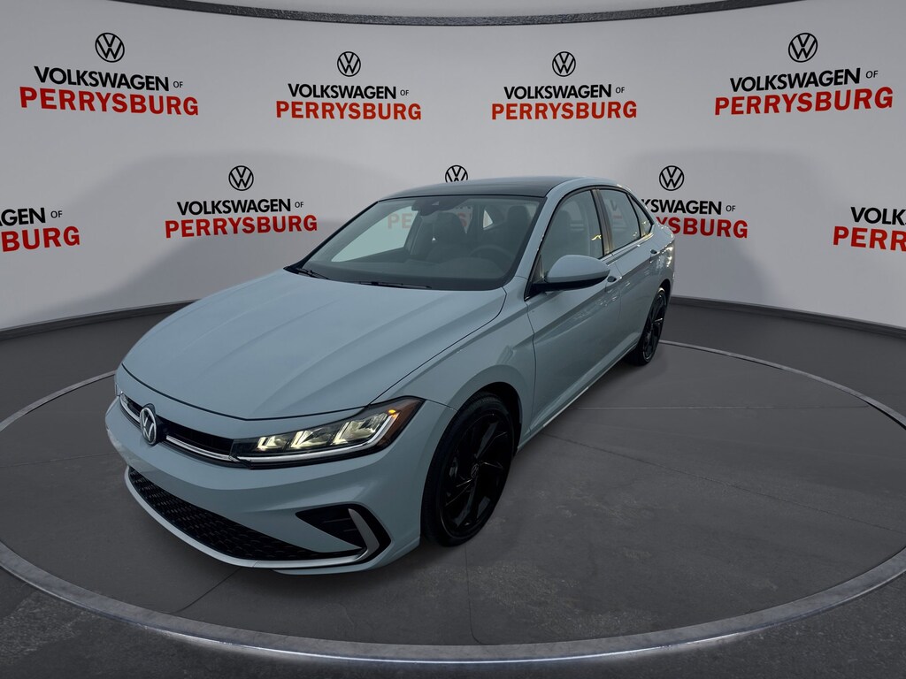 New 2026 Volkswagen Jetta SE Auto w/ Black Wheel Package SE Auto