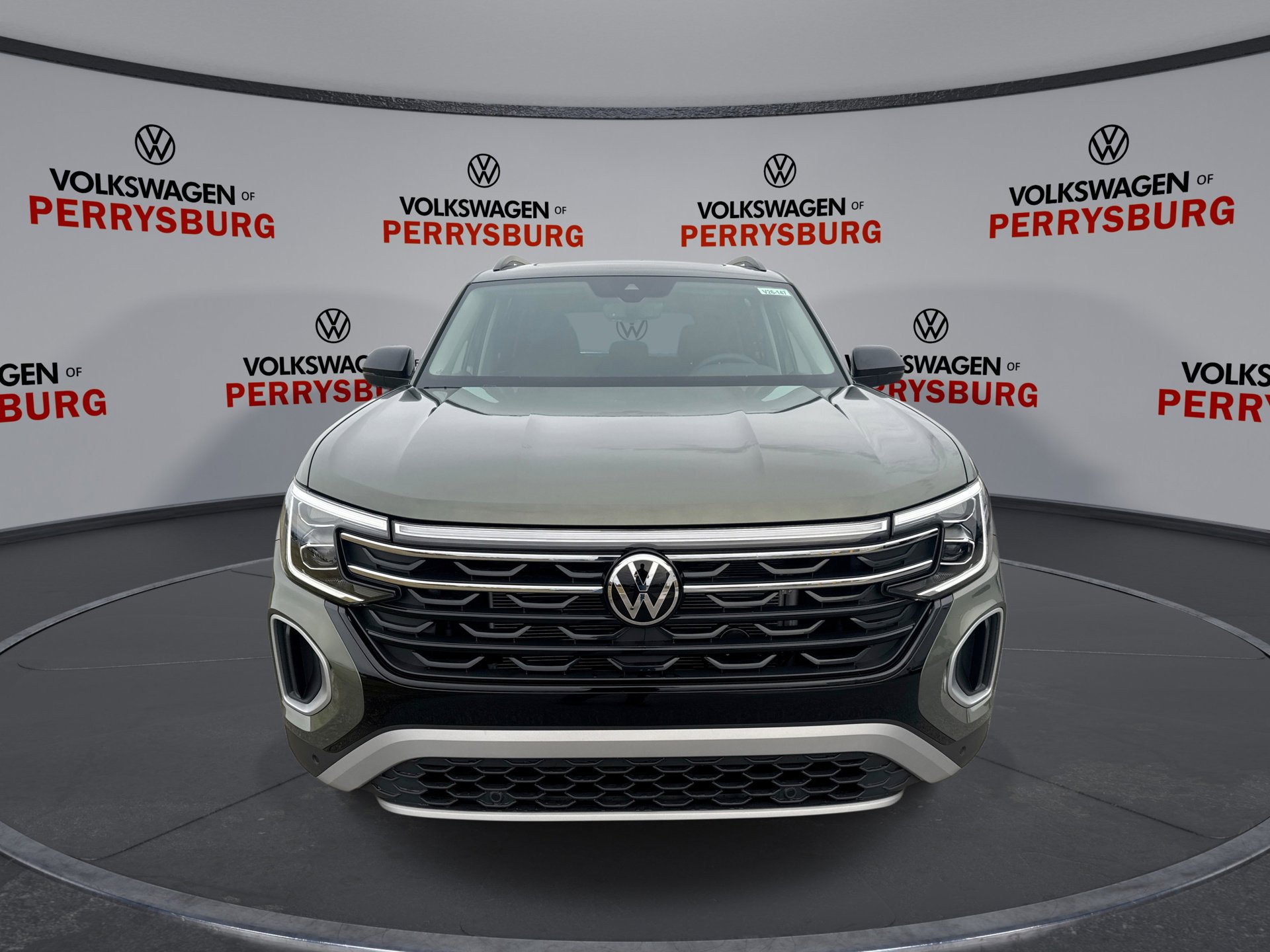 2026 Volkswagen Atlas Peak Edition SE photo 2