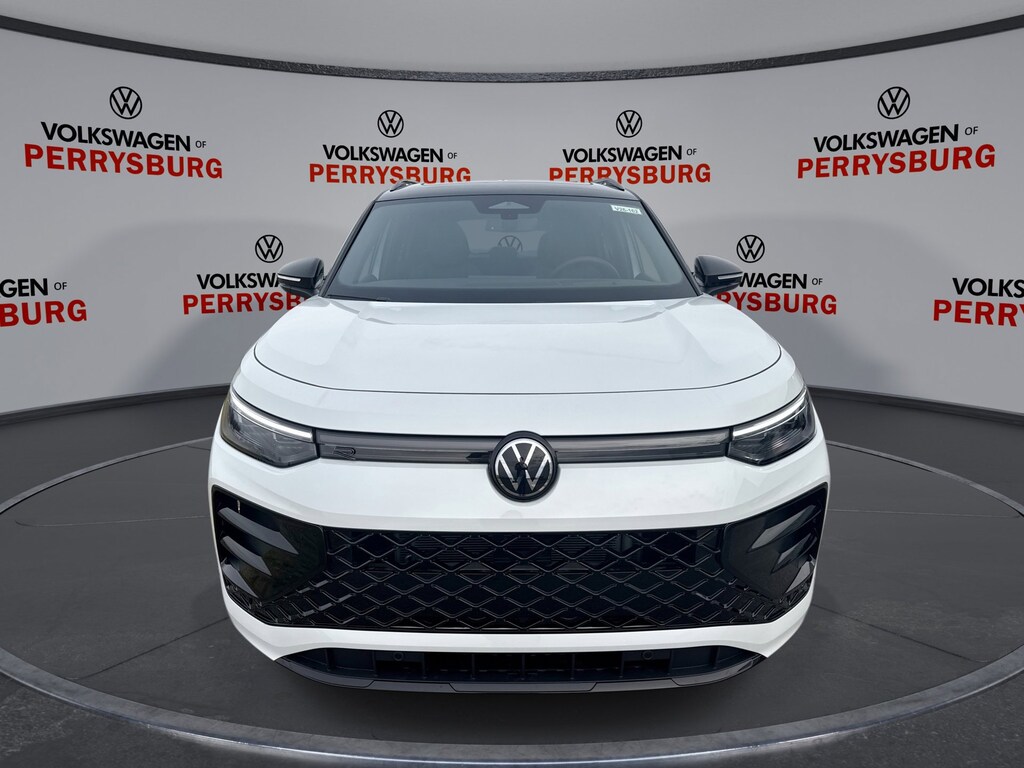 New 2026 Volkswagen Tiguan SE R-Line Black FWD SE R-Line Black FWD