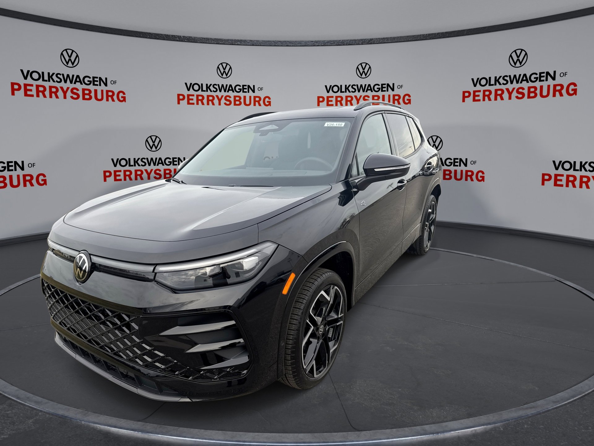 2026 Volkswagen Tiguan SE R-Line Black photo 3