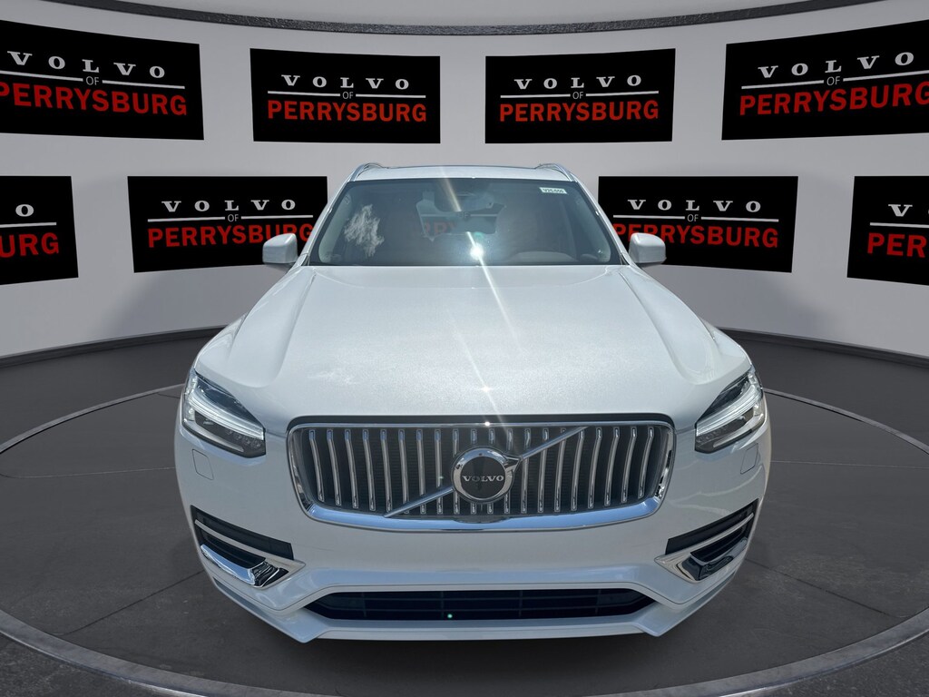 New 2025 Volvo XC90 Core B5 AWD Core 7-Seater