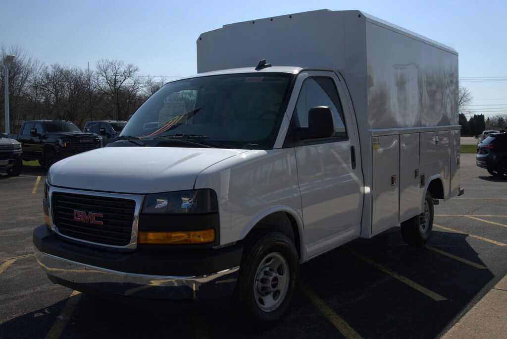 New 2025 GMC Savana Commercial Cutaway w/ Reading Aluminum CSV with Latchmatic and Tow Pk Van