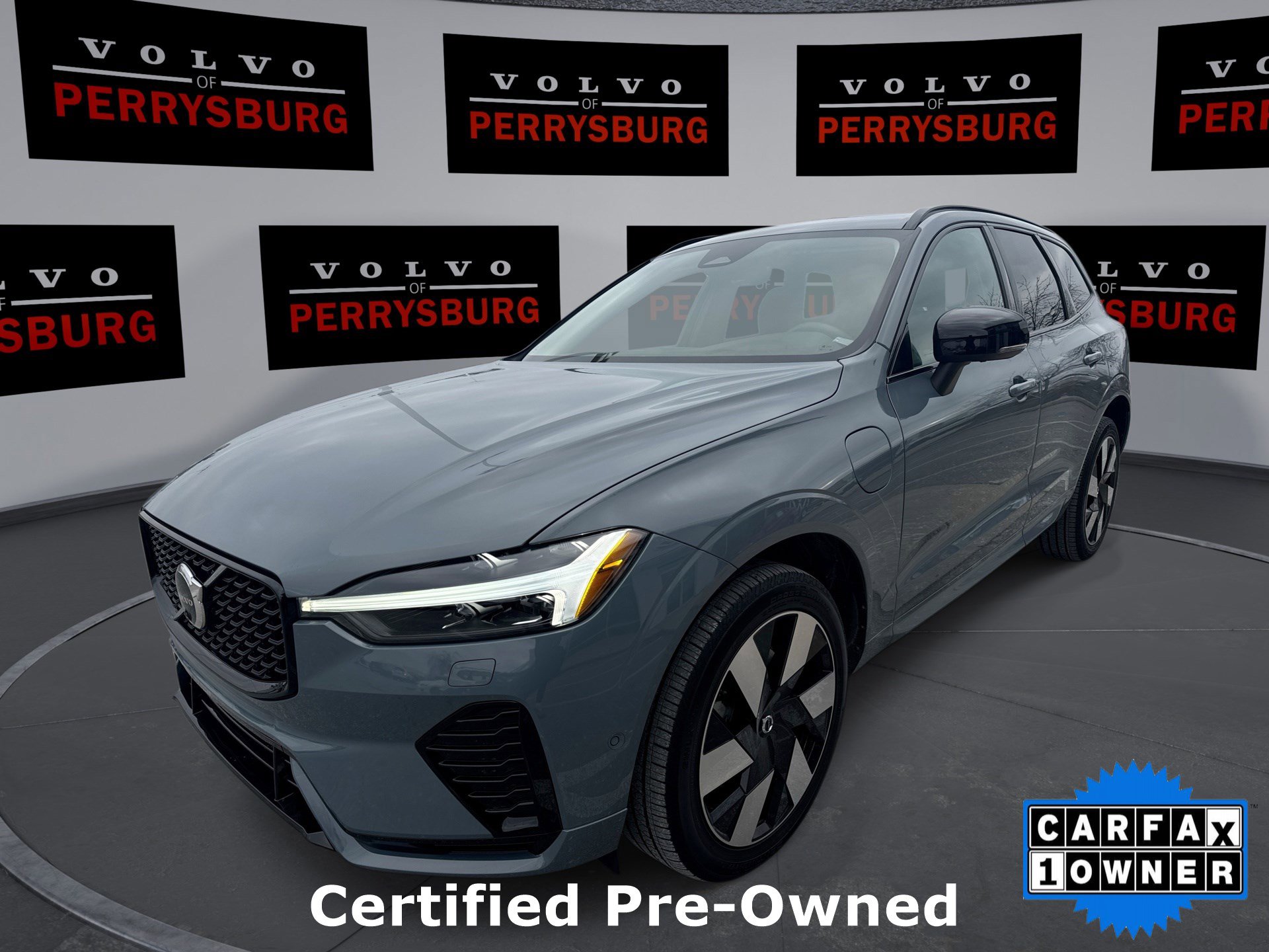 2024 Volvo XC60 Plus's photo