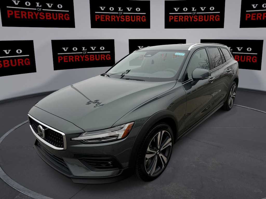 New 2026 Volvo V60 Cross Country Plus B5 AWD Plus