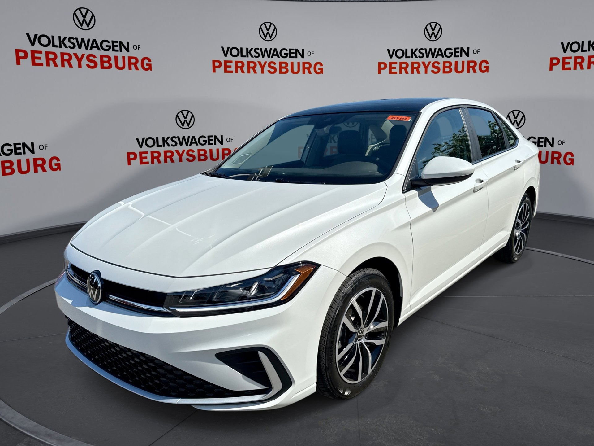 2025 Volkswagen Jetta SE's photo